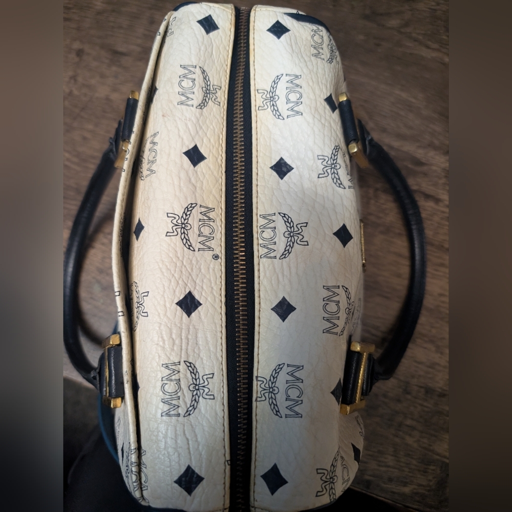 MCM White and Blue Crossbody Bag with Elegant Design - Picture 9 of 14